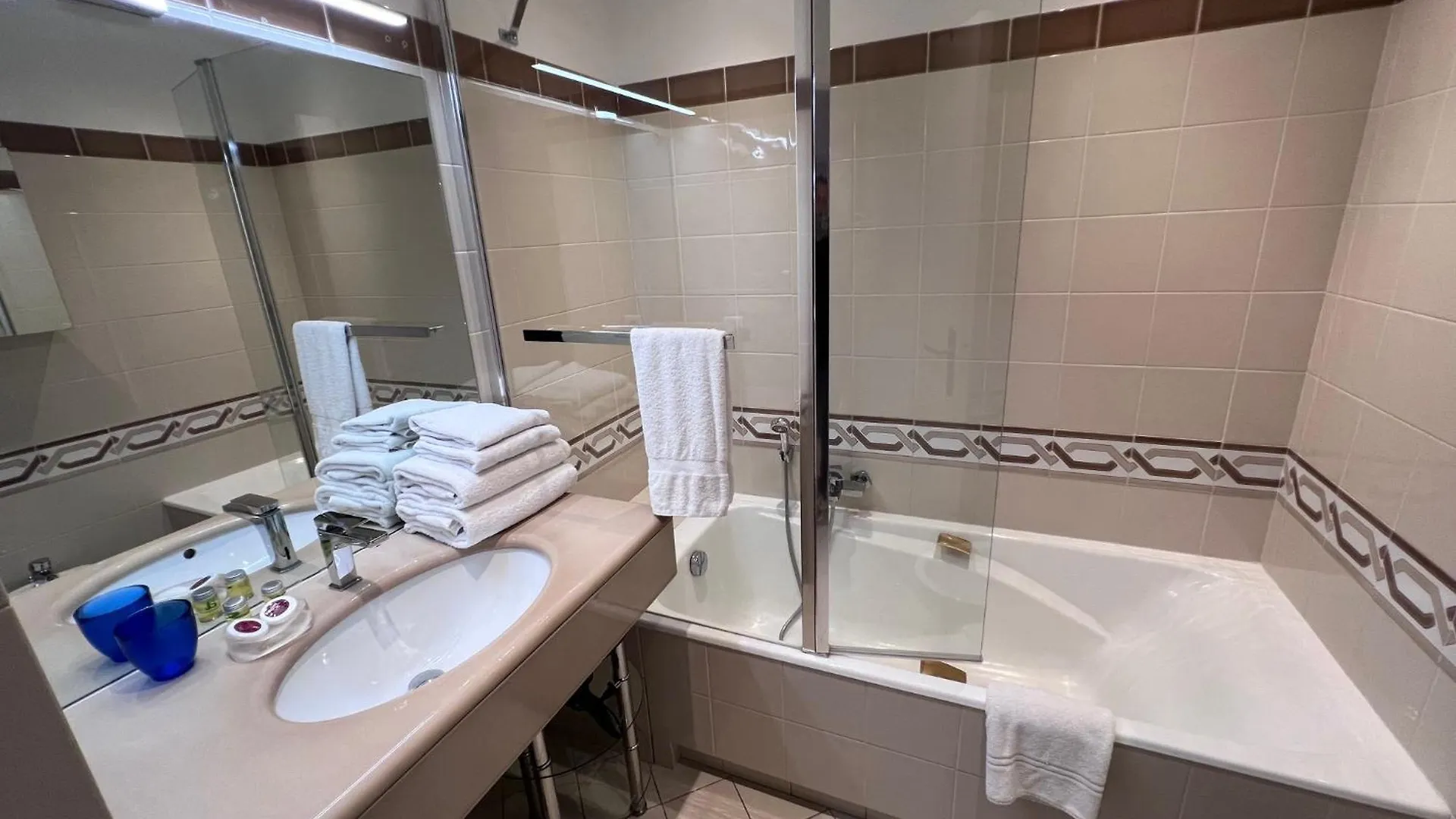 ** Apartahotel Riviera Eden Palace Cannes Francia