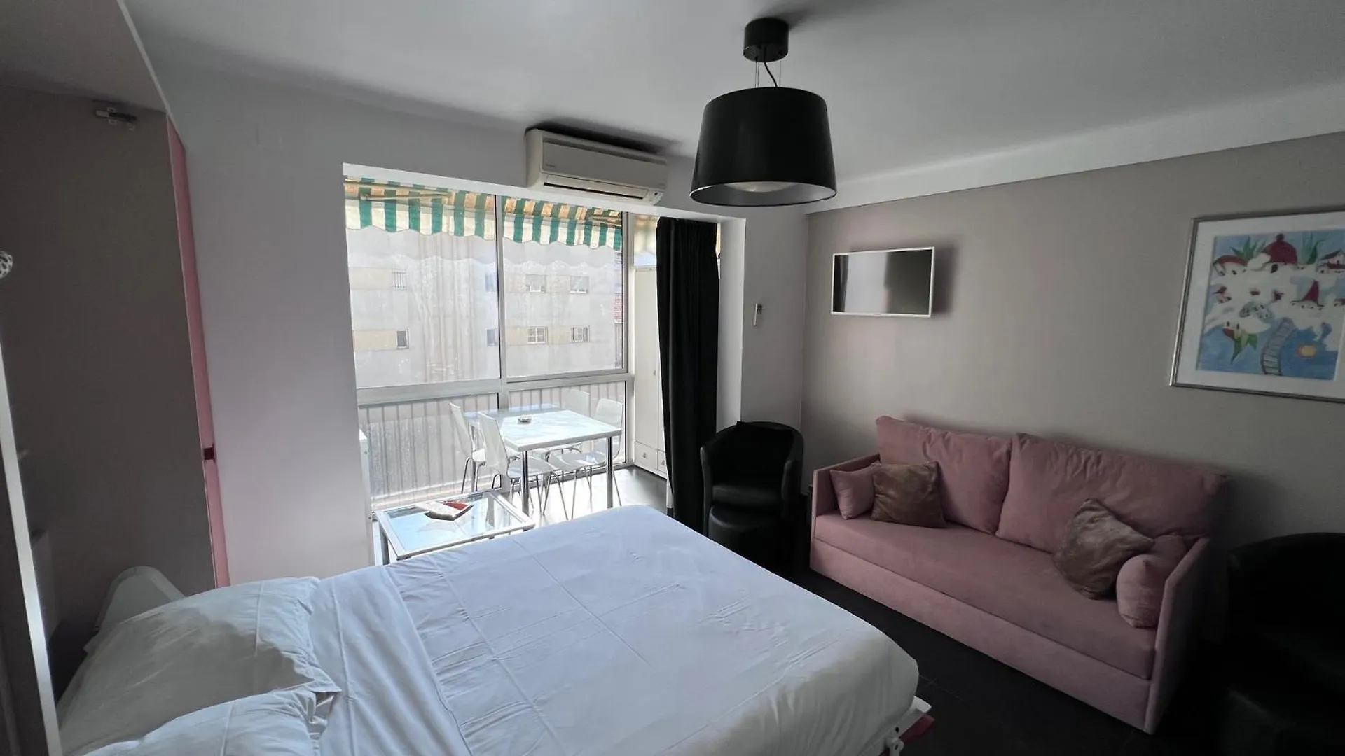 Apartahotel Riviera Eden Palace Cannes